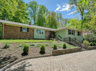 71 Shrewsbury Dr, Livingston, NJ 07039