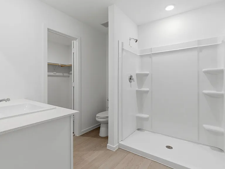 1523 Gardenia Blossom — Photo 21