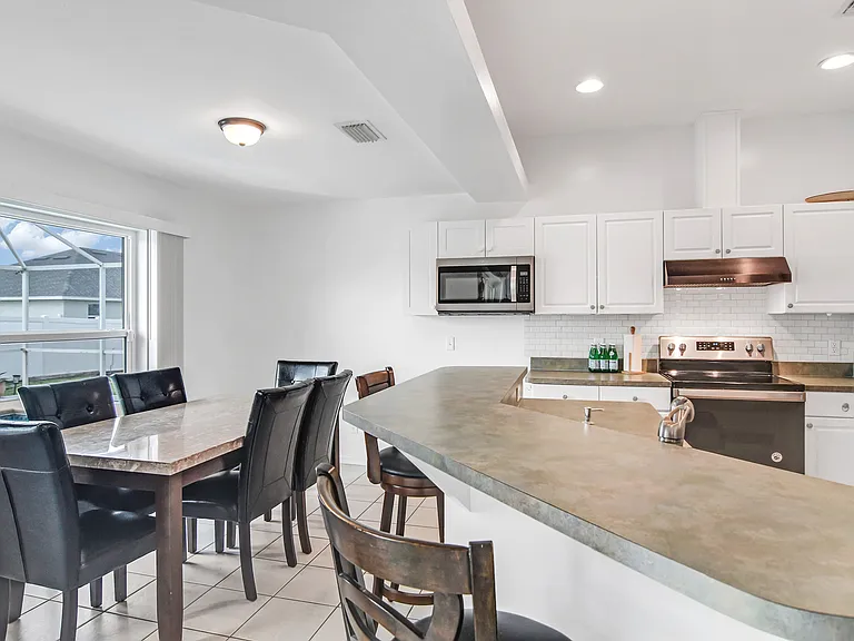 130 SW 31st Ave — Photo 10