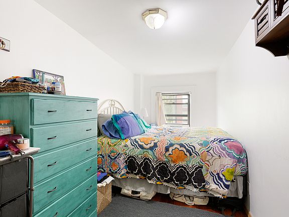 3rd image of 290 Saint James Pl #4