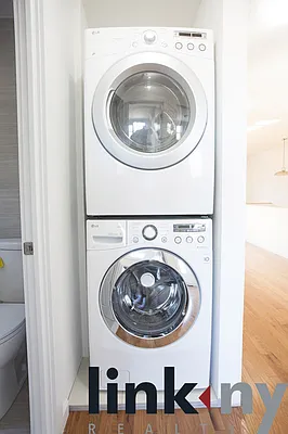 Rented by Link NY Realty | media 33