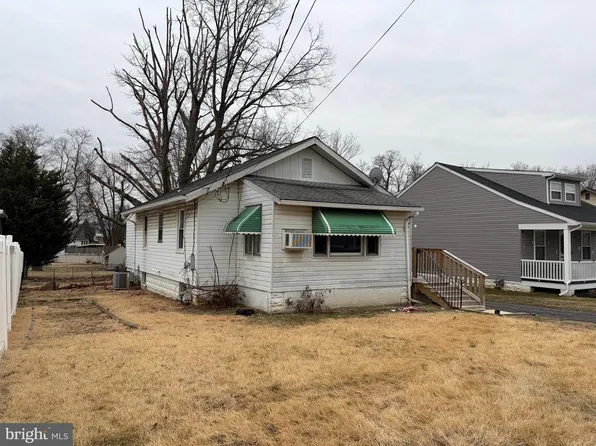 1015 Galbraith Ave, Upper Chichester, PA 19061