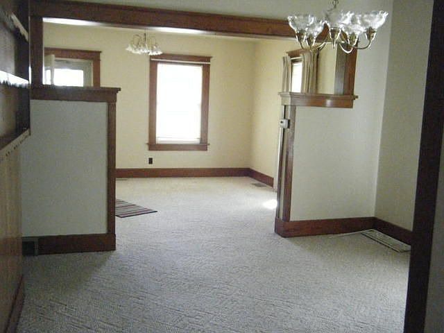 2nd image of 110 E Elm St