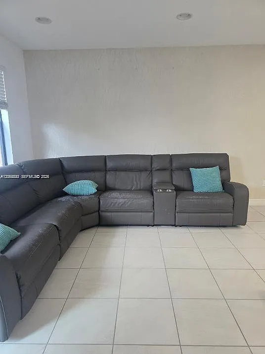 3 bed, 2.5 bath, 1728 sqft, $3,350 — Photo 4