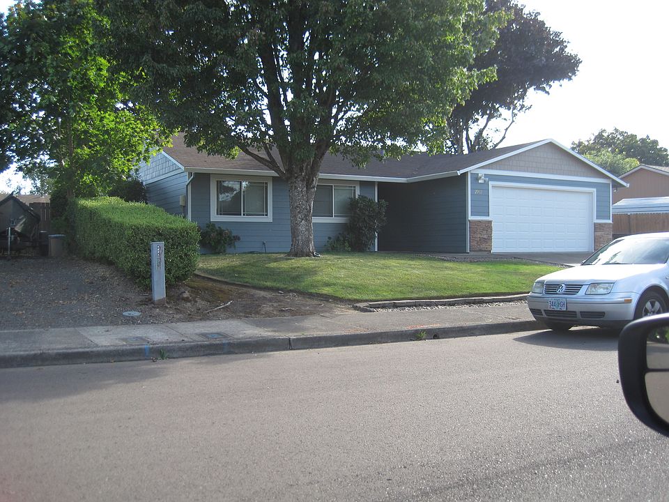 1st image of 2962 SE Cedar Dr