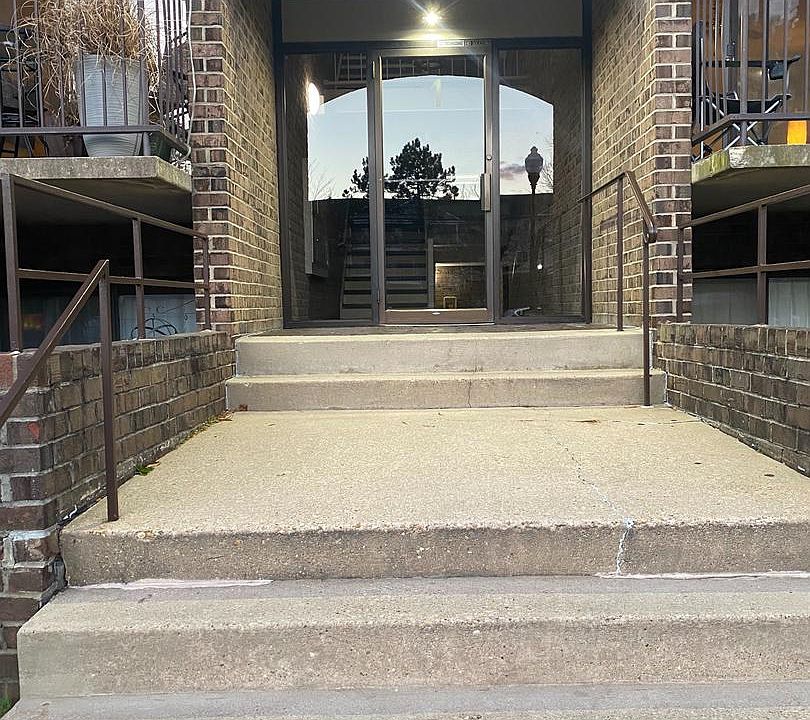 1st image of 1 Silverwood Cir APT 3