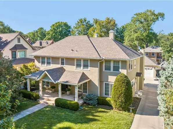 416 W 68th St, Kansas City, MO 64113