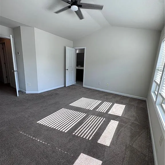 2670 Maple Leaf Ter — Photo 10