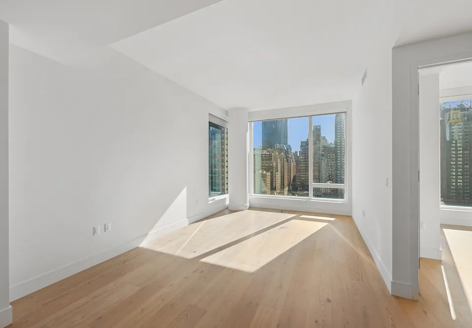 312 W 43rd St #24B