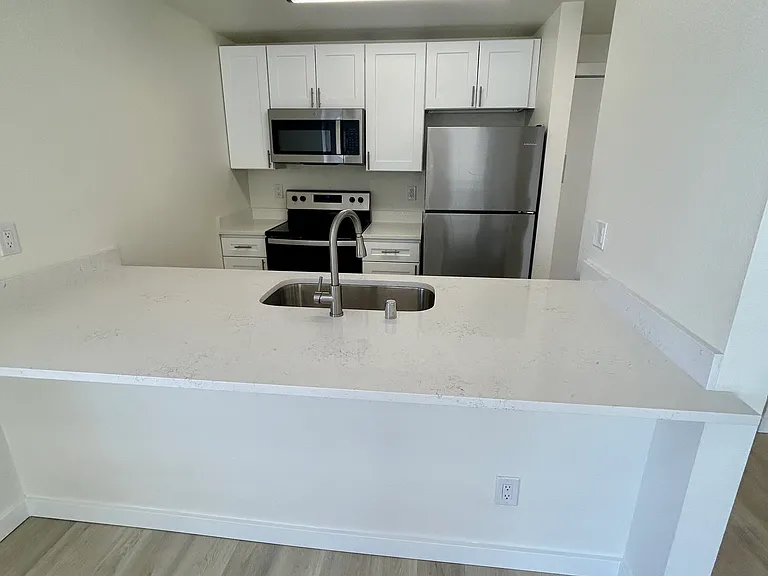 Olympic View Apartments — Photo 29
