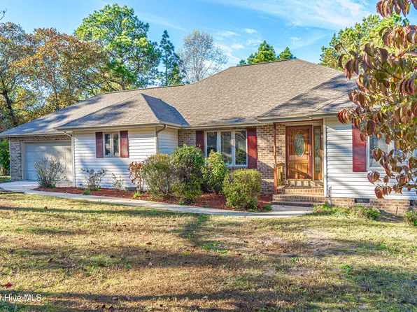 114 Longleaf Court, West End, NC 27376