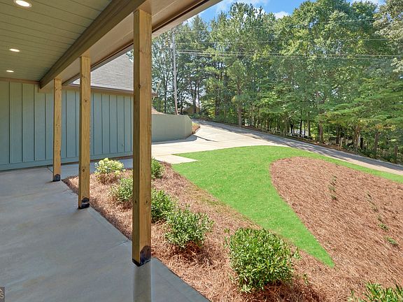 3rd image of 55 Wesley Cir