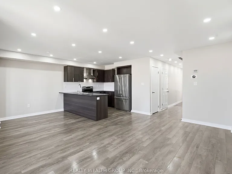 112 Golden Springs Dr — Photo 2