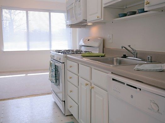 Garden style Kitchen opening up to Breakfast room.