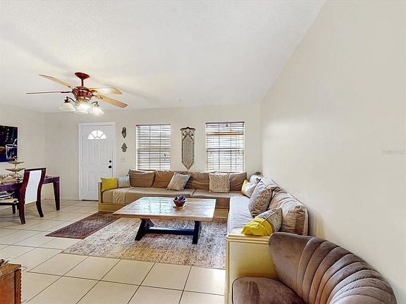 5th image of 804 W Birchwood Cir