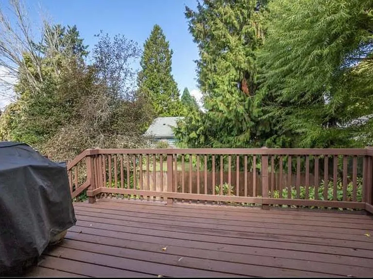 4627 SE Rhodesa St — Photo 12