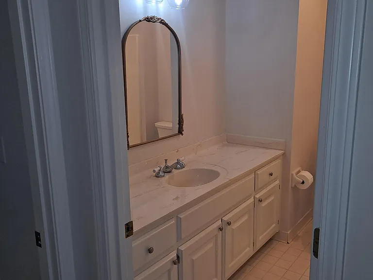 7404 Saint Charles Sq — Photo 16