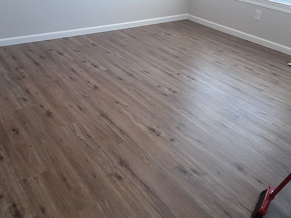 4th image of 575 Mooney Rd NE #9