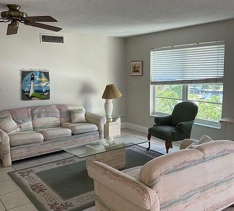 4th image of 2860 NE 14th Street Cswy APT 409D