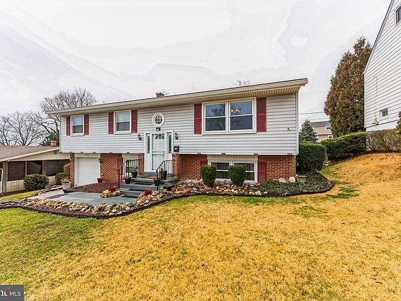 2nd image of 916 Naudain Ave