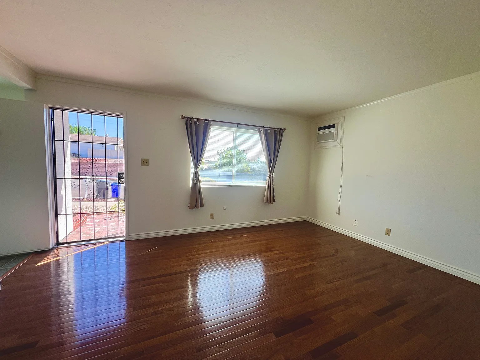 2 bed, 827 sqft, $2,695 — Photo 4