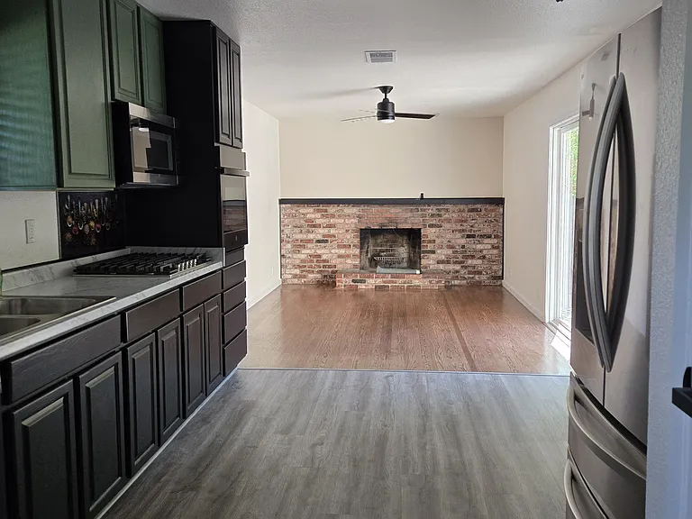 Alford Dr — Photo 19