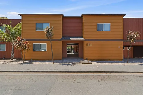 1841 Salem Avenue Photo 1