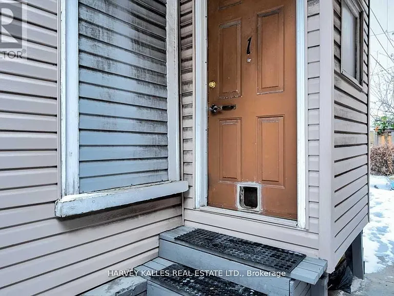 1098 Bathurst St — Photo 14