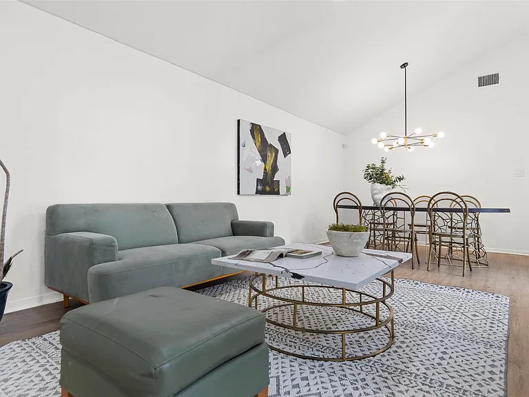 2019 Wilcrest Dr — Photo 3