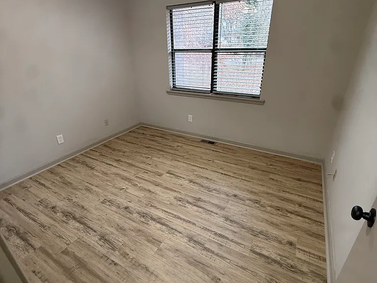 5410 Raintree Trce — Photo 13