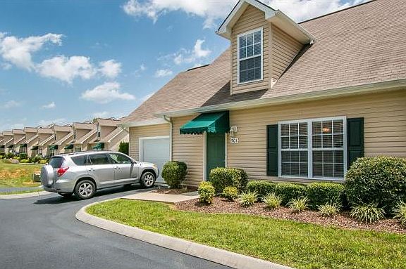 2nd image of 501 Stratford Ct