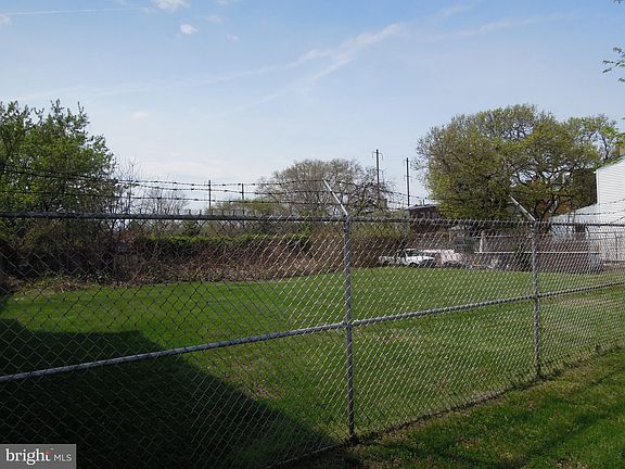4th image of 817-819 S Warren St