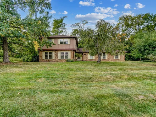 6725 Fair Acres Dr, Cincinnati, OH 45213