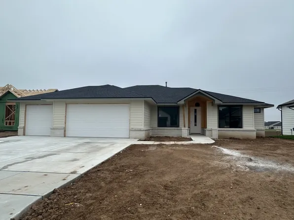 3137 N Pine Grove Cir, Wichita, KS 67205