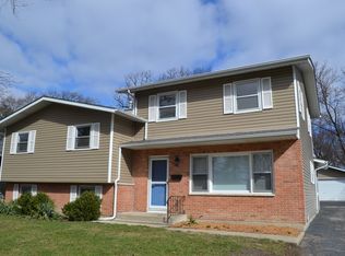 465 1st St, Antioch, IL 60002