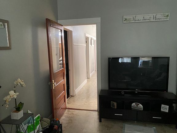 3rd image of 3223 S Karlov Ave