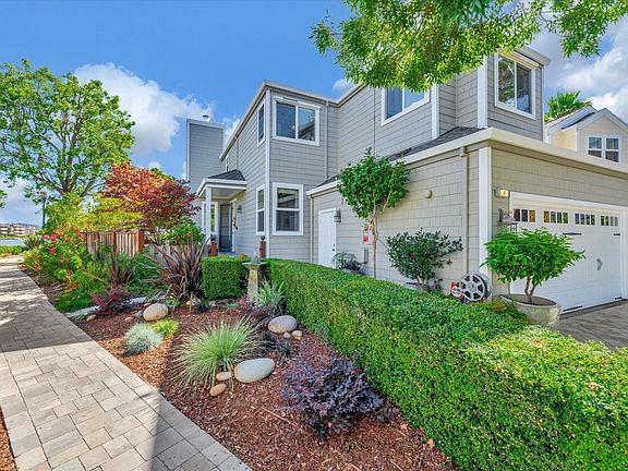 3rd image of 17 Crystal Creek Court