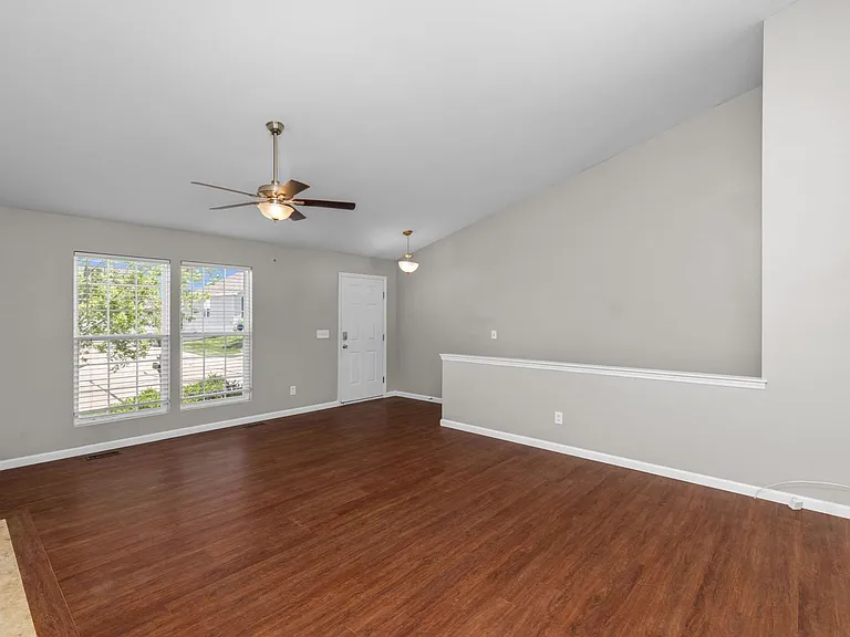 6593 Buckingham Palace Dr — Photo 7