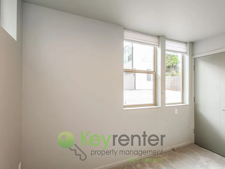 5259 Fauntleroy Way SW — Photo 49