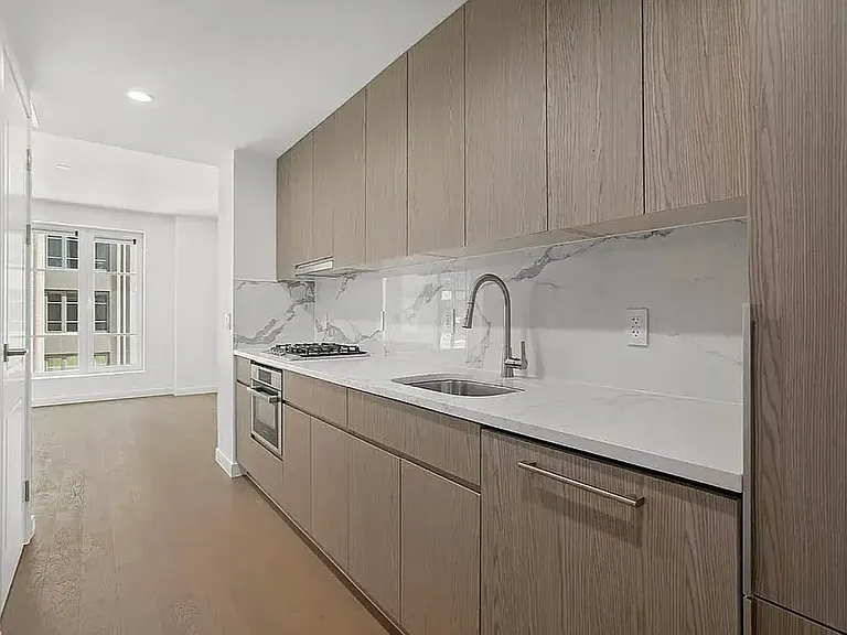 37-26 32nd St #5D — Photo 3