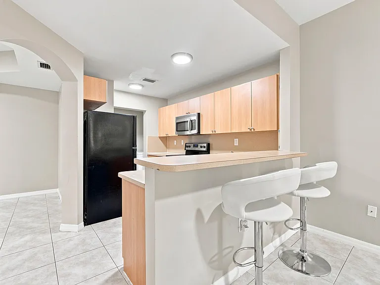 732 SW 106th Ave #2011 — Photo 11