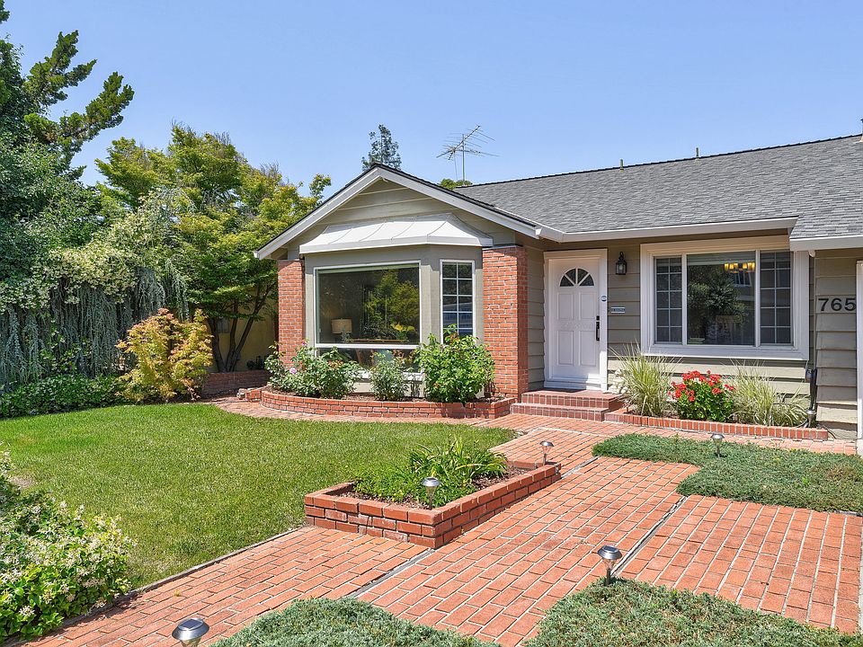 1st image of 765 Colleen Dr