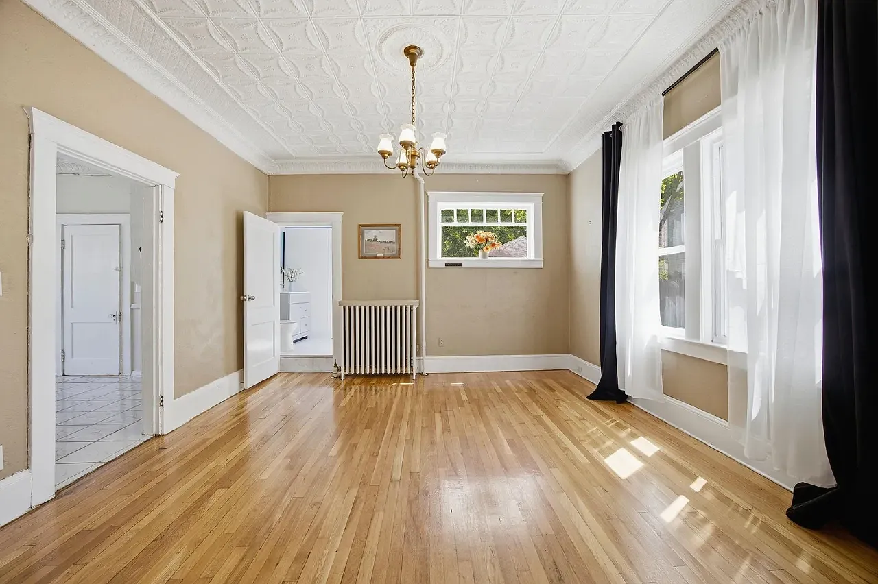 4 bed, 2030 sqft, $2,950 — Photo 3