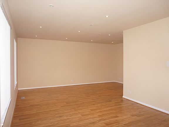 5th image of 1543 Yale Ct