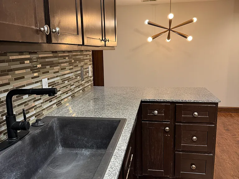 1054 S Kingshighway Blvd #M — Photo 2