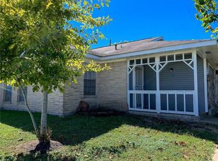 705 Ruth Ct #B, Navasota, TX 77868