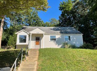 3128 Headrow Cir, Falls Church, VA 22042