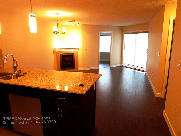 2045 Grantham Ct NW #109 — Photo 2