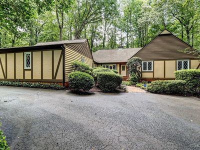2440 Camelback Rd, North Chesterfield, VA, 23236