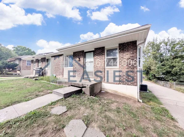 1017 SW Kings Cross Rd, Blue Springs, MO 64014